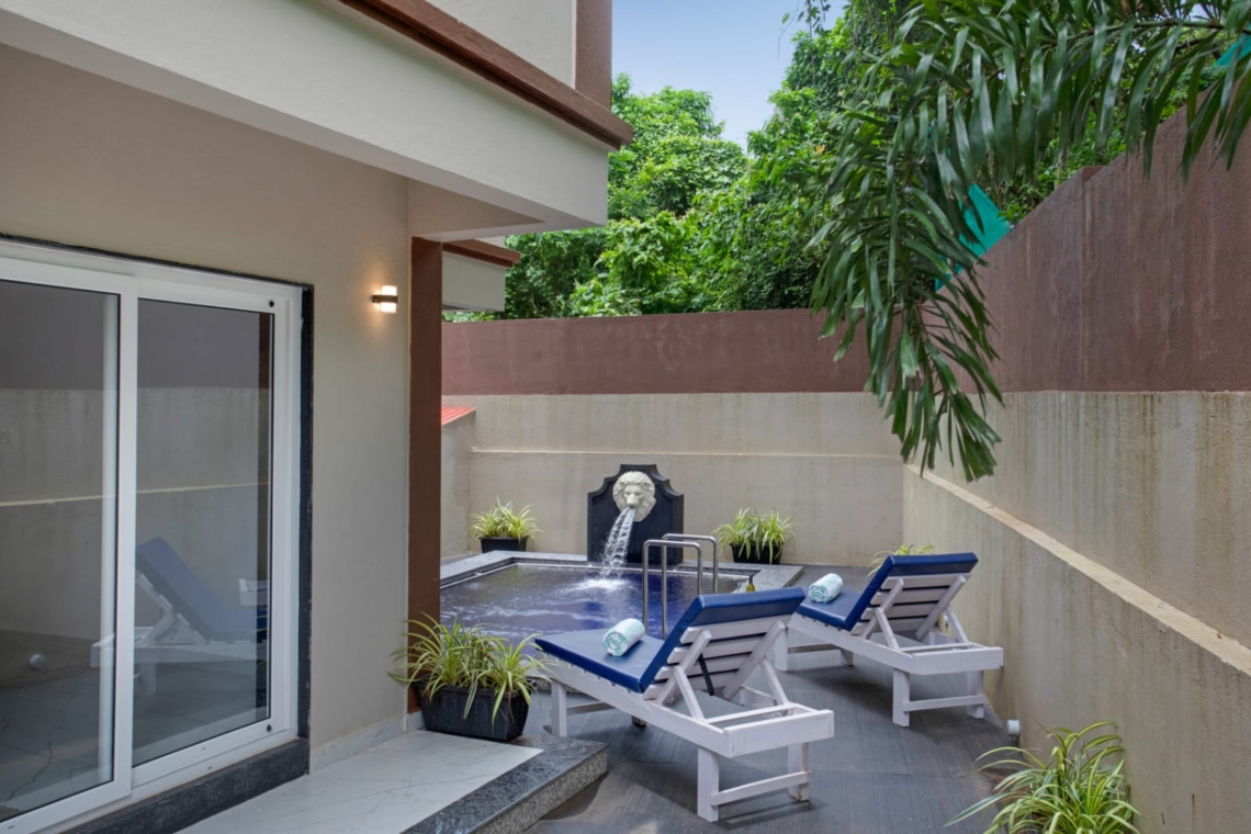 Dream Stays 6BHK Villa in Saipem